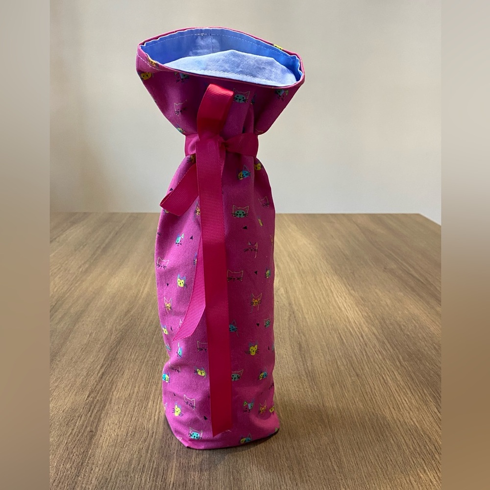 Vibrant Cat Animal Print Handmade Wine Bottle Gift Bag, Pink/Multicolour, 750 mL
